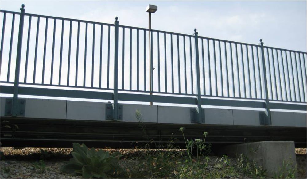 06-Railing-attached-to-edge-of-panels